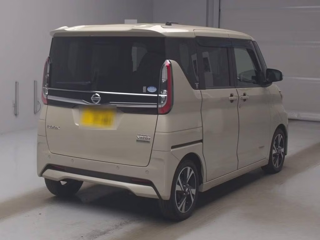 NISSAN ROOX