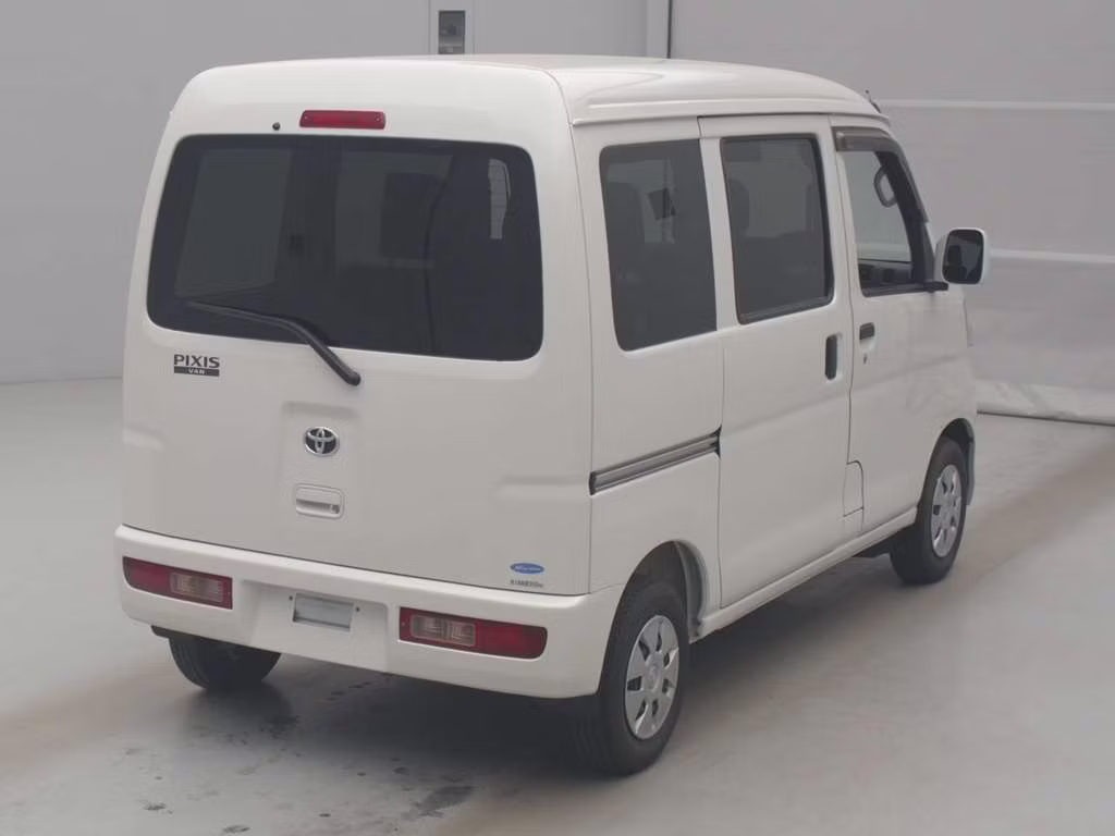 TOYOTA PIXIS VAN