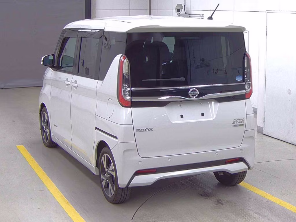 NISSAN ROOX