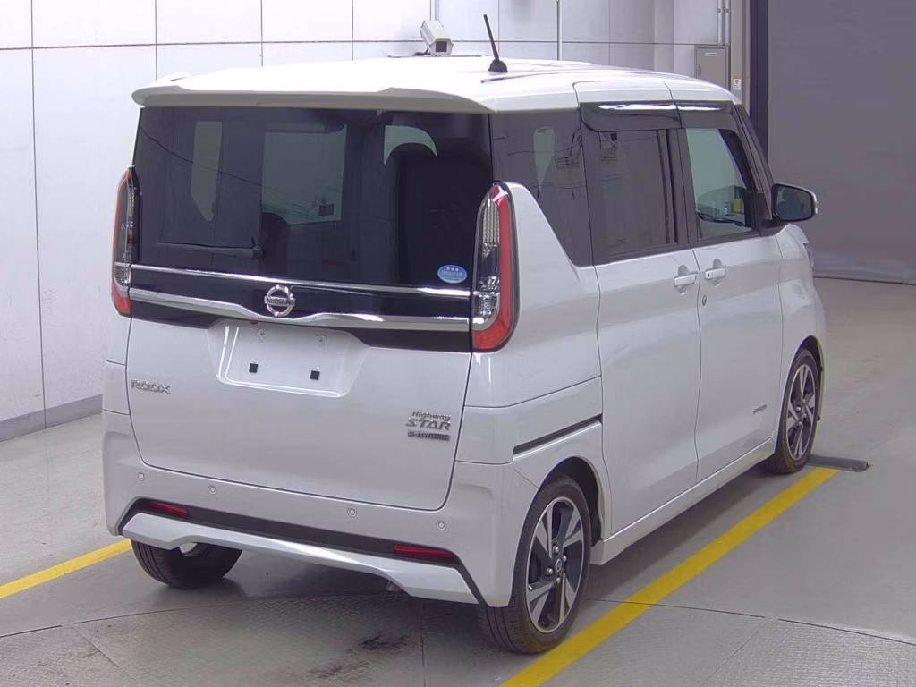 NISSAN ROOX