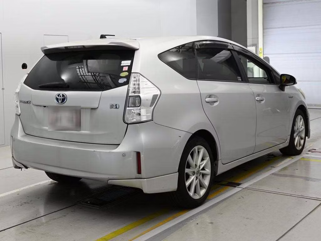 TOYOTA PRIUS ALPHA