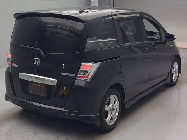 HONDA FREED SPIKE