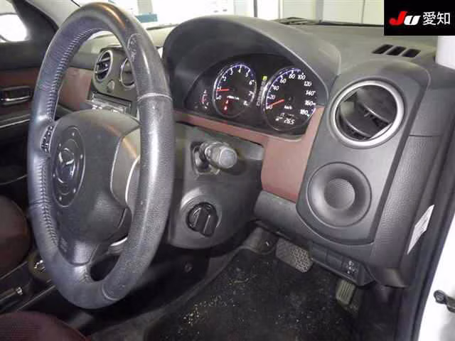 MAZDA VERISA