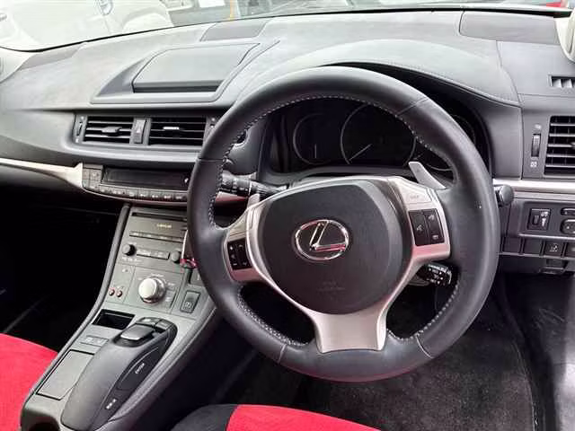 LEXUS CT200H