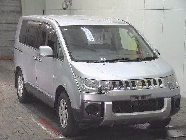 MITSUBISHI DELICA D:5
