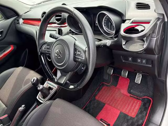 SUZUKI SWIFT