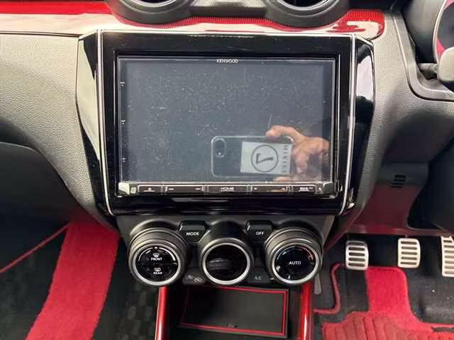 SUZUKI SWIFT