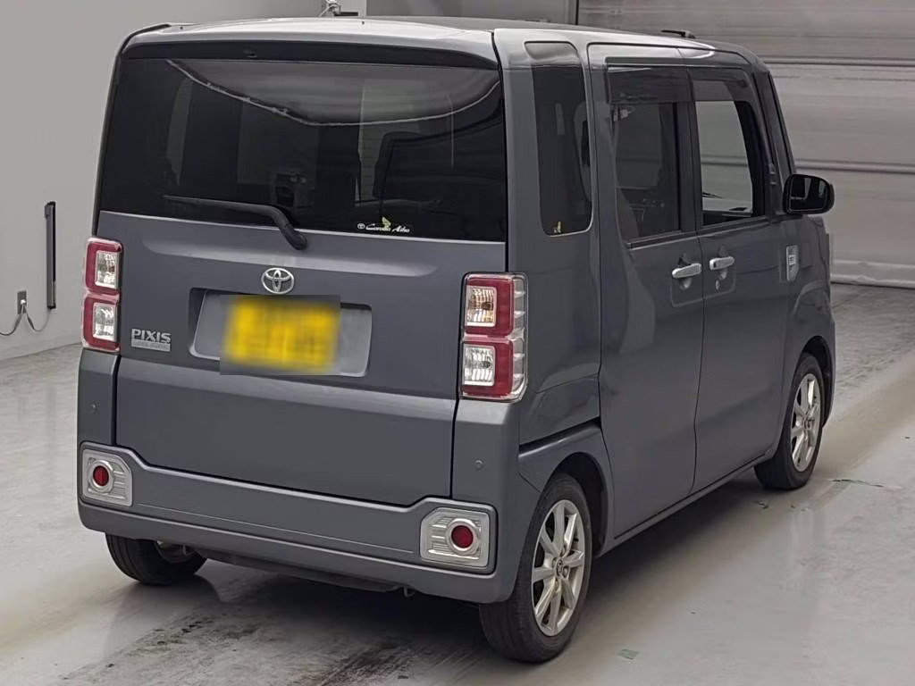 TOYOTA PIXIS MEGA