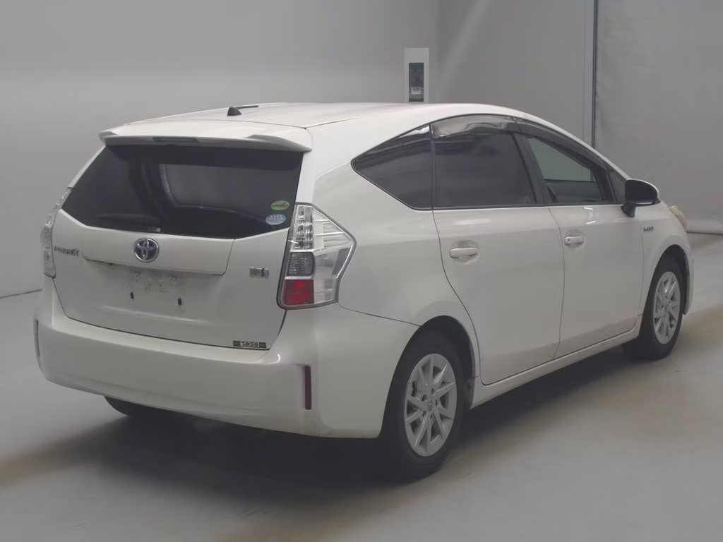 TOYOTA PRIUS ALPHA
