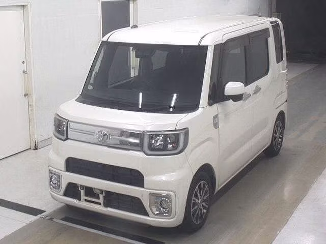 TOYOTA PIXIS MEGA