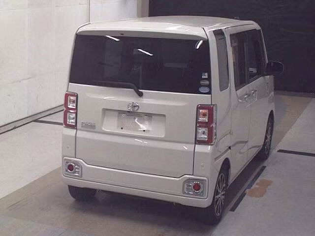 TOYOTA PIXIS MEGA
