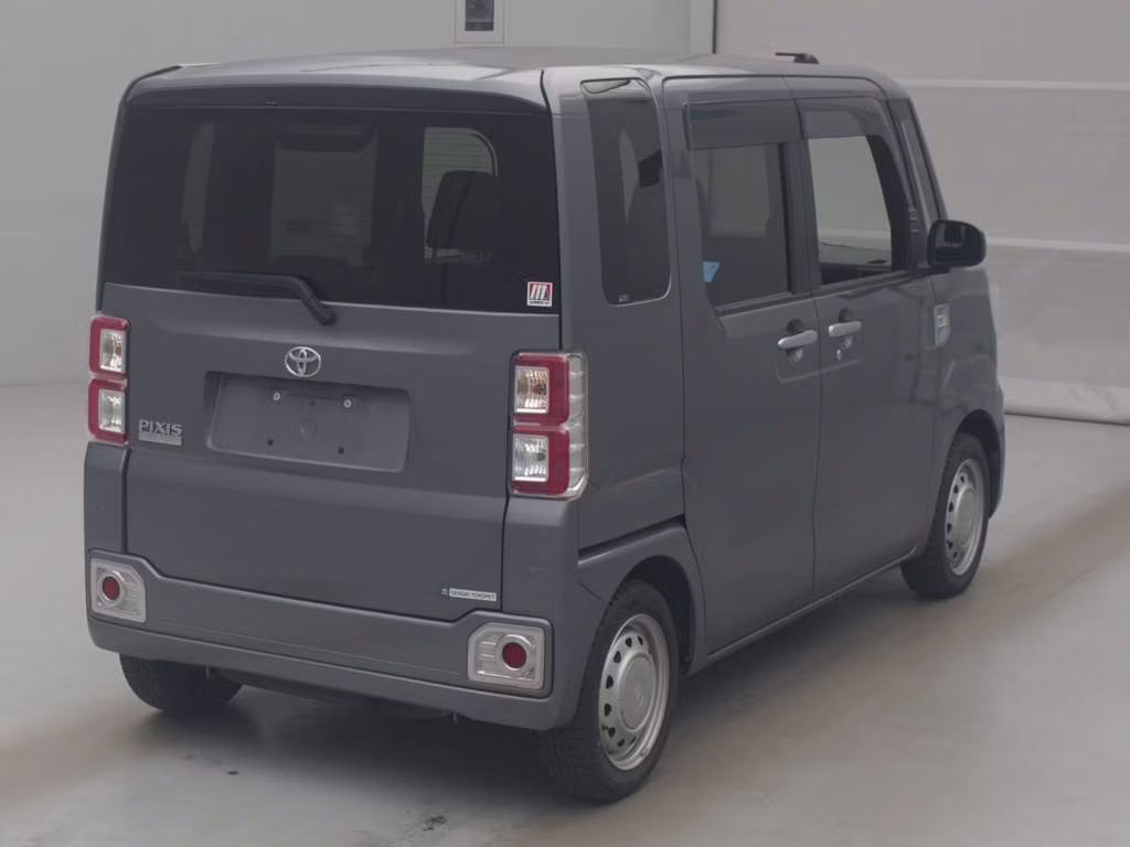 TOYOTA PIXIS MEGA