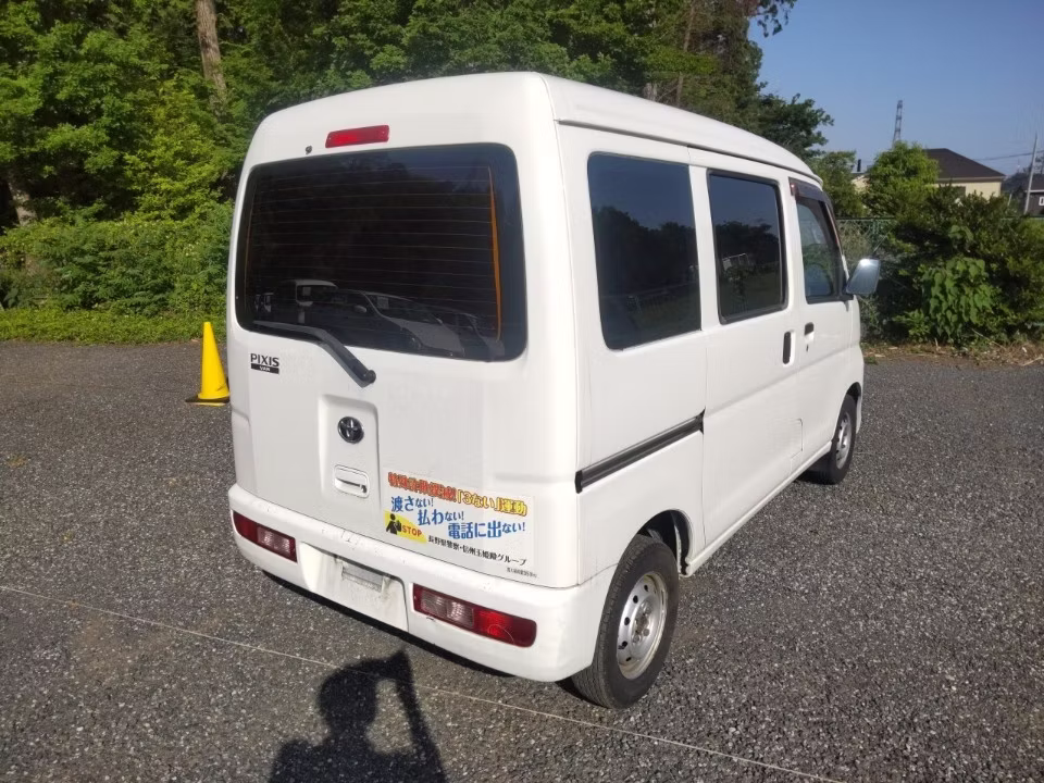 TOYOTA PIXIS VAN