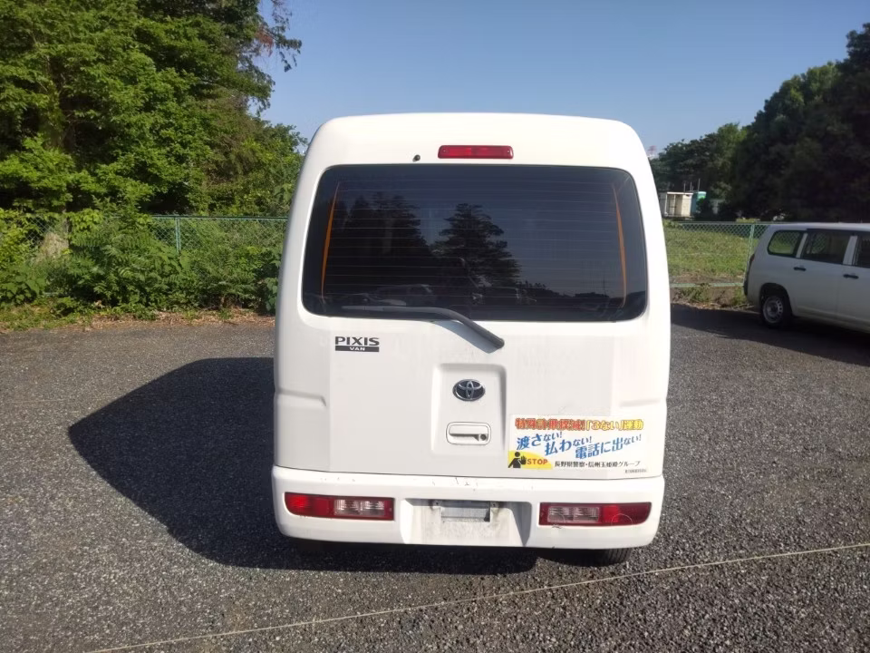 TOYOTA PIXIS VAN