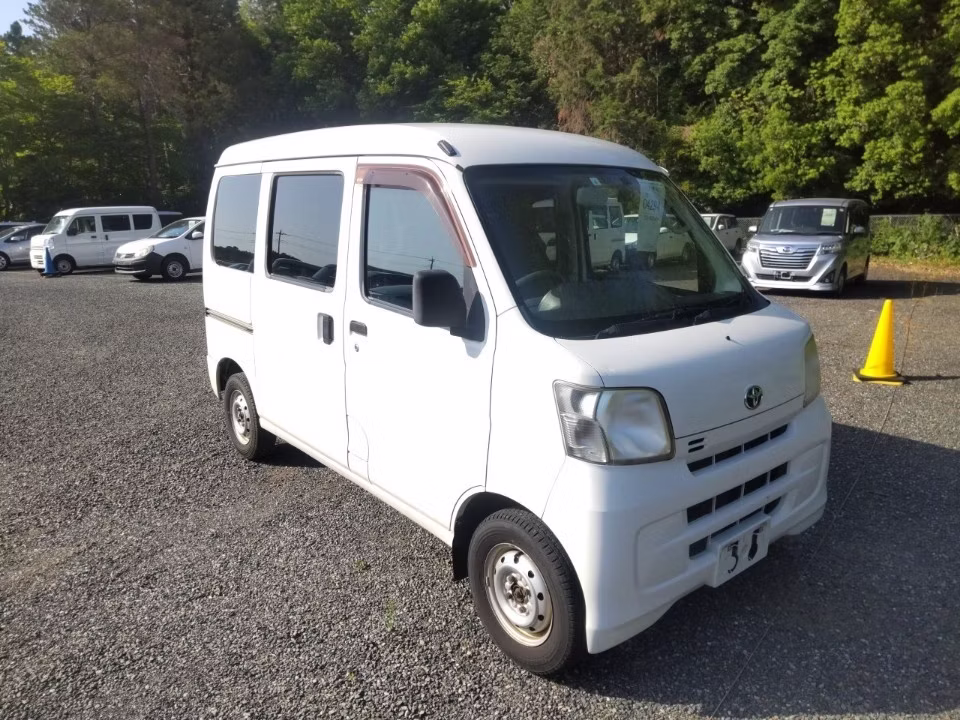 TOYOTA PIXIS VAN