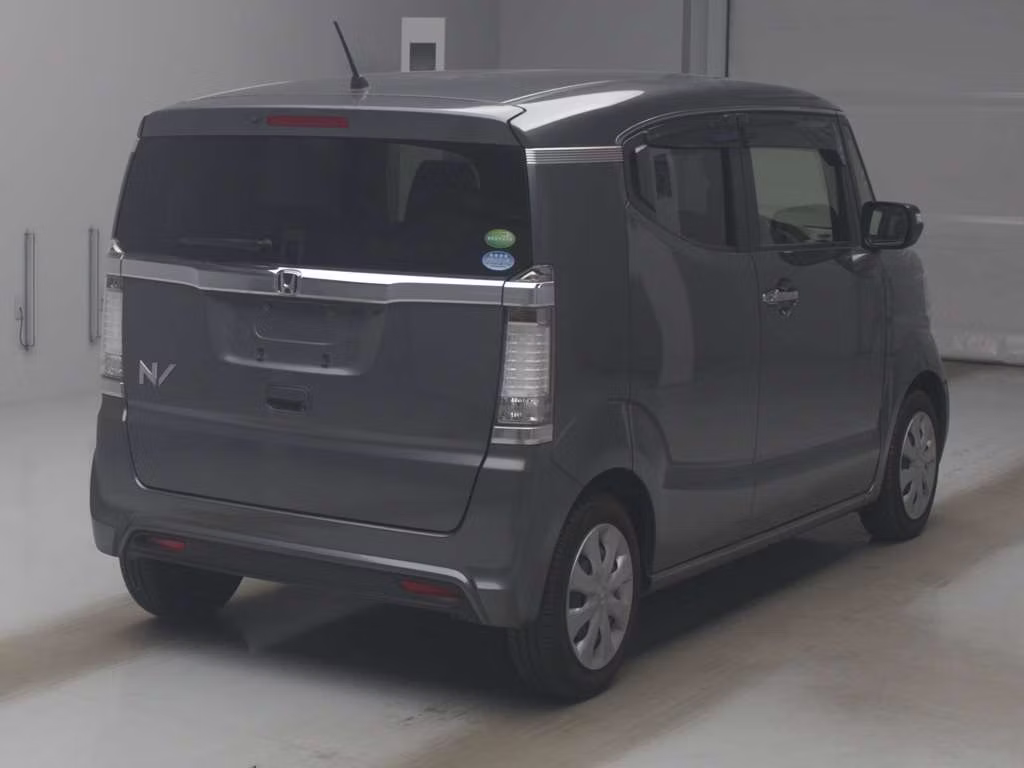 HONDA N-BOX SLASH
