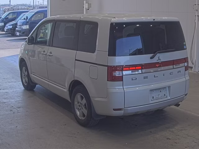MITSUBISHI DELICA D:5