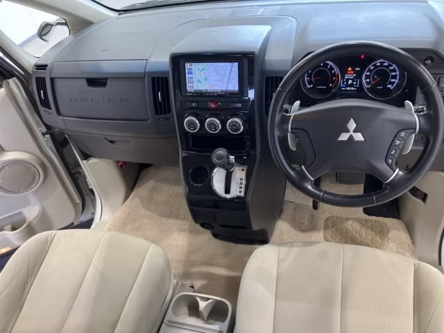 MITSUBISHI DELICA D:5