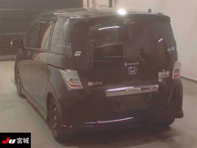 HONDA FREED SPIKE