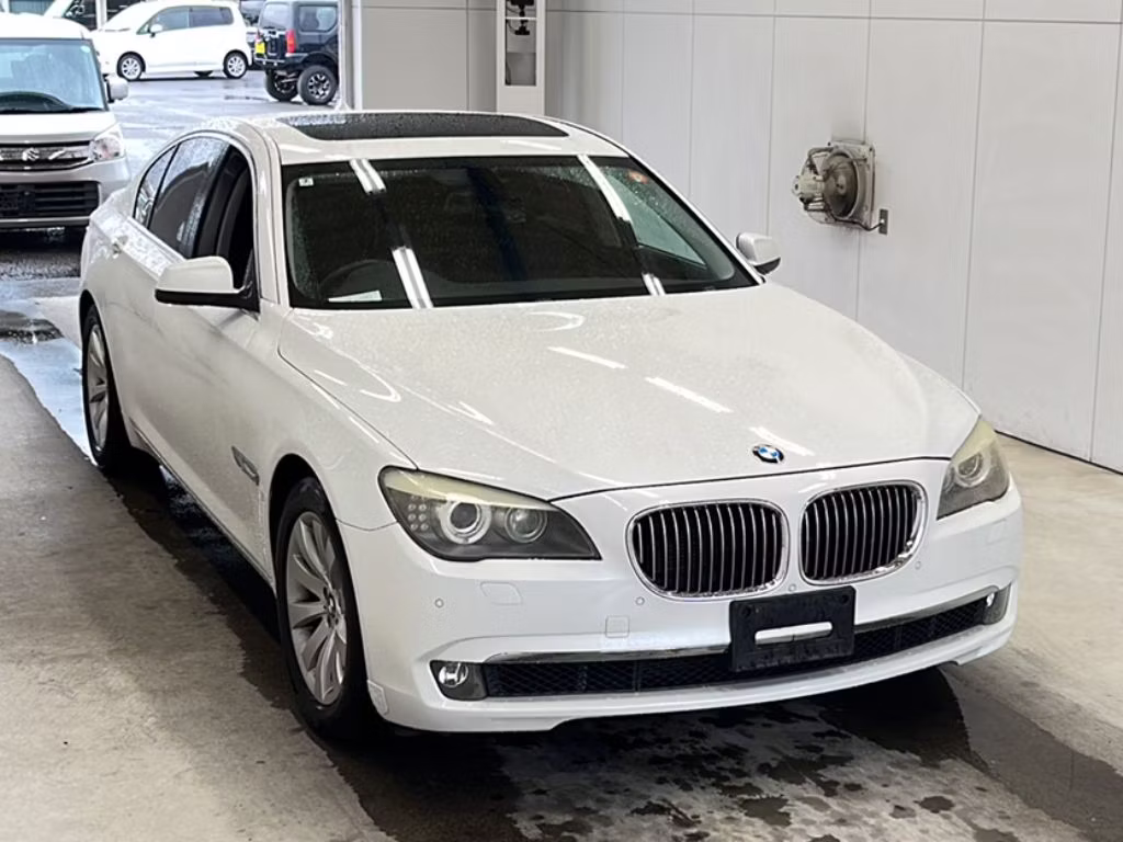 BMW 7-SERIES