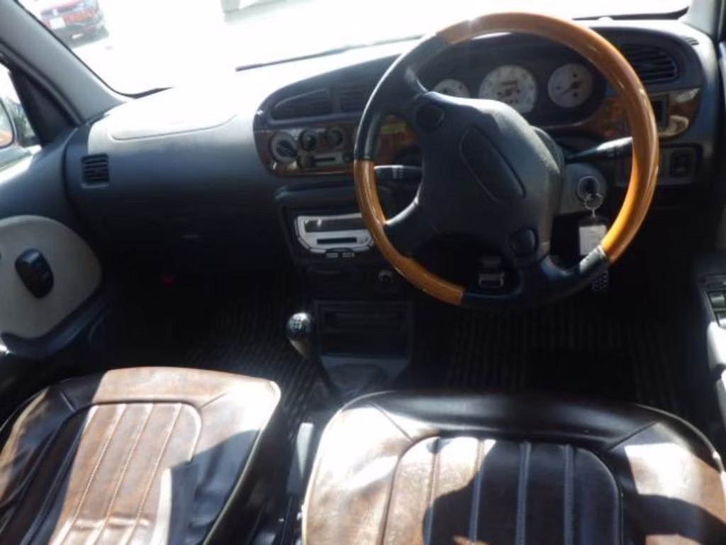 DAIHATSU MIRA GINO