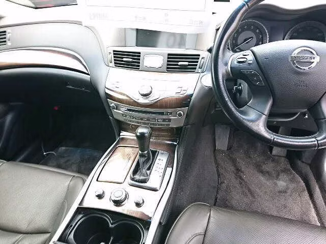 NISSAN FUGA