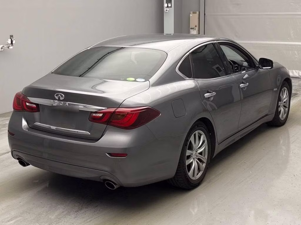 NISSAN FUGA