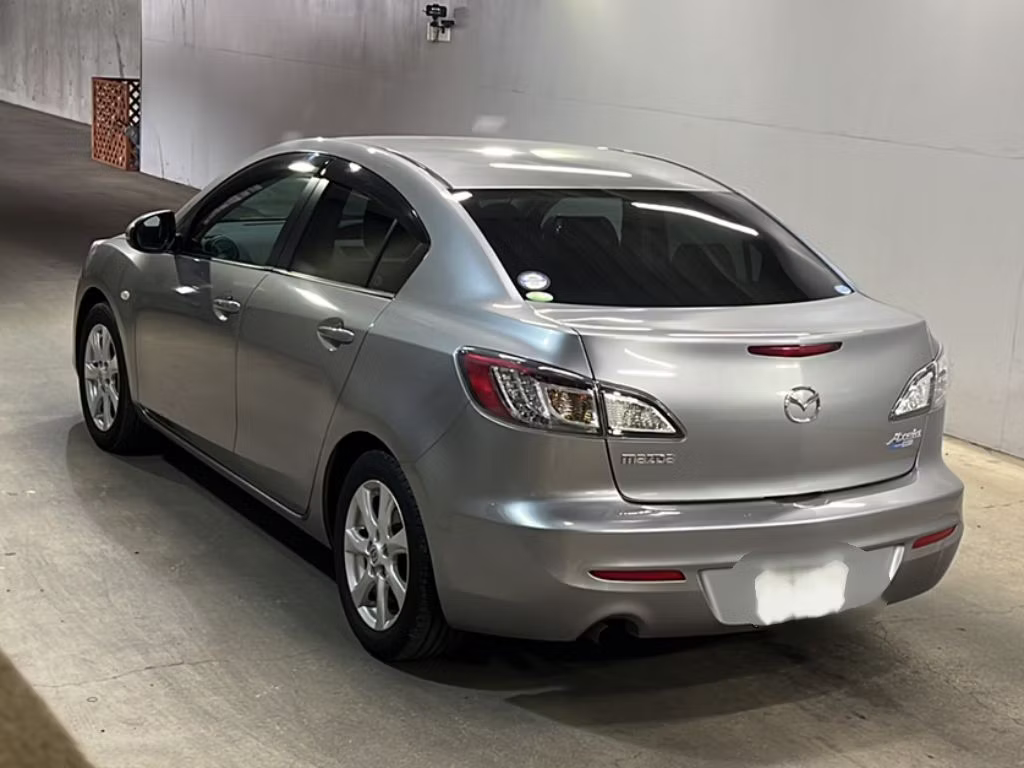 MAZDA AXELA