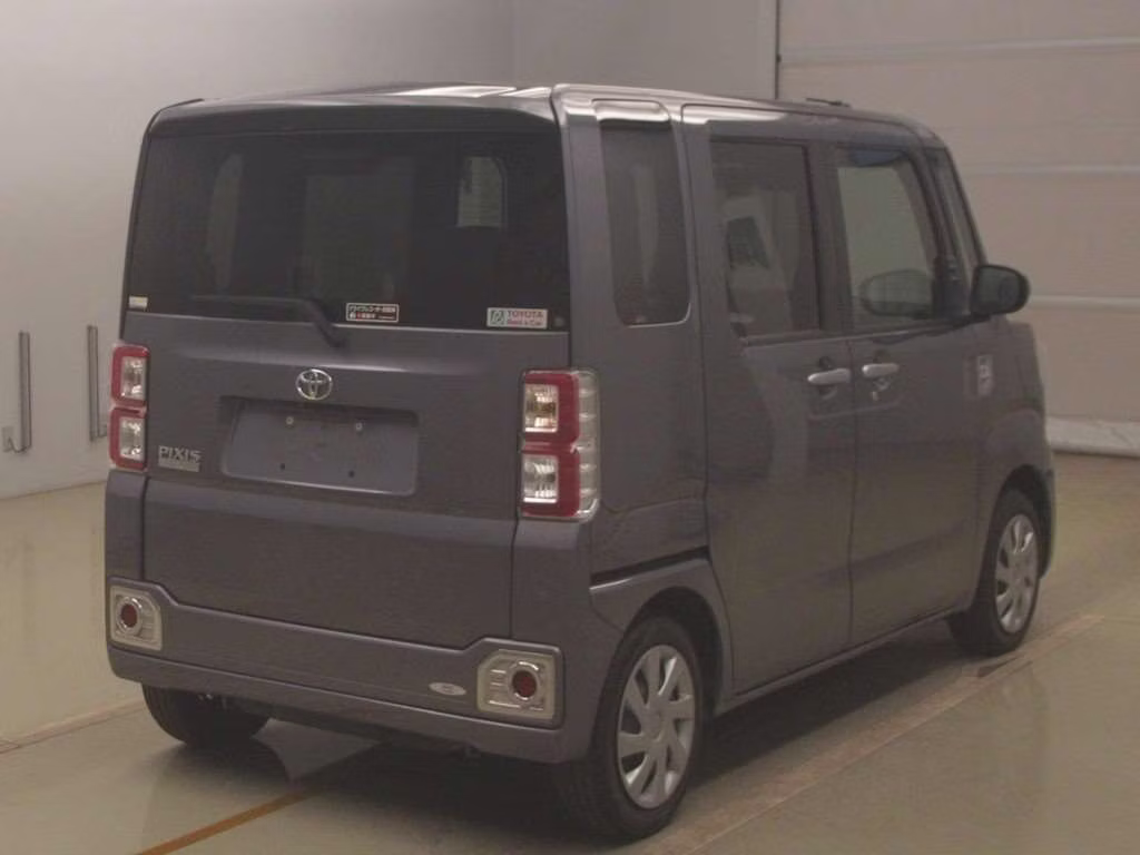 TOYOTA PIXIS MEGA