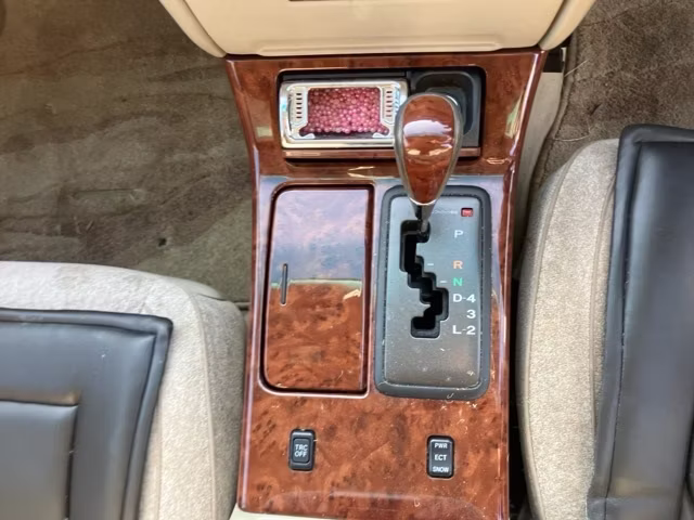 TOYOTA CROWN MAJESTA