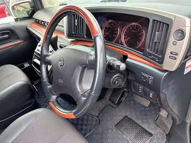 NISSAN ELGRAND