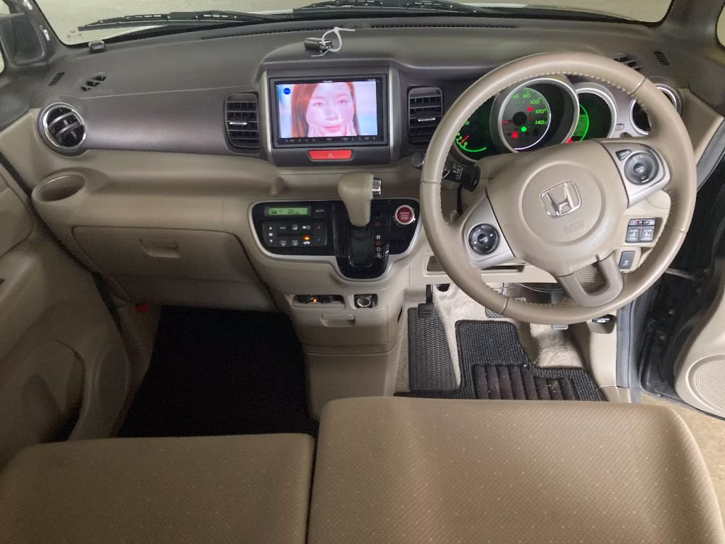 HONDA N-BOX