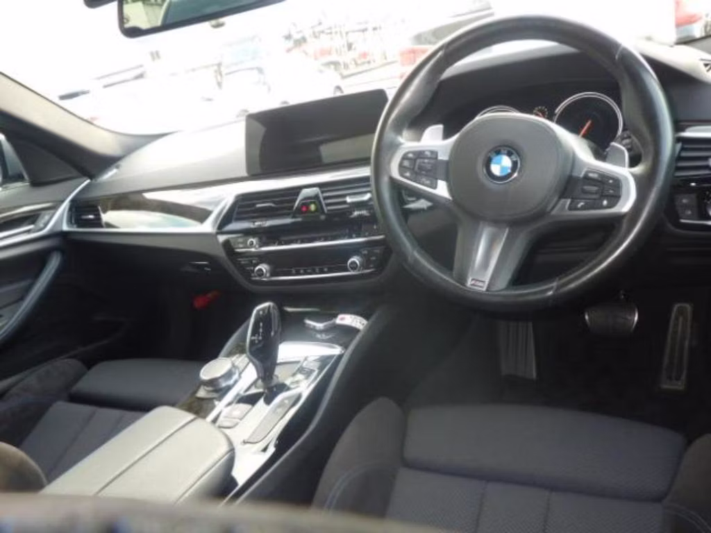 BMW 5-SERIES