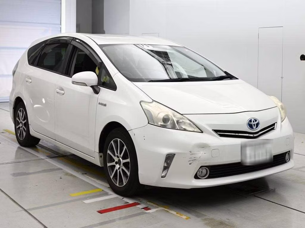 TOYOTA PRIUS ALPHA