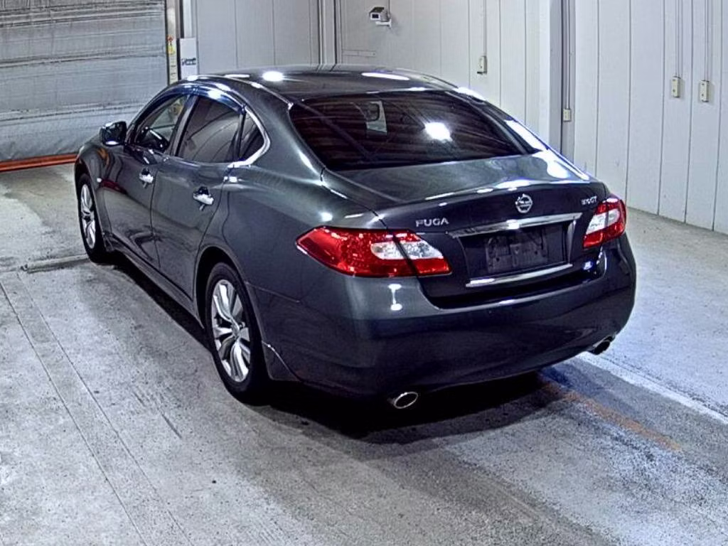 NISSAN FUGA