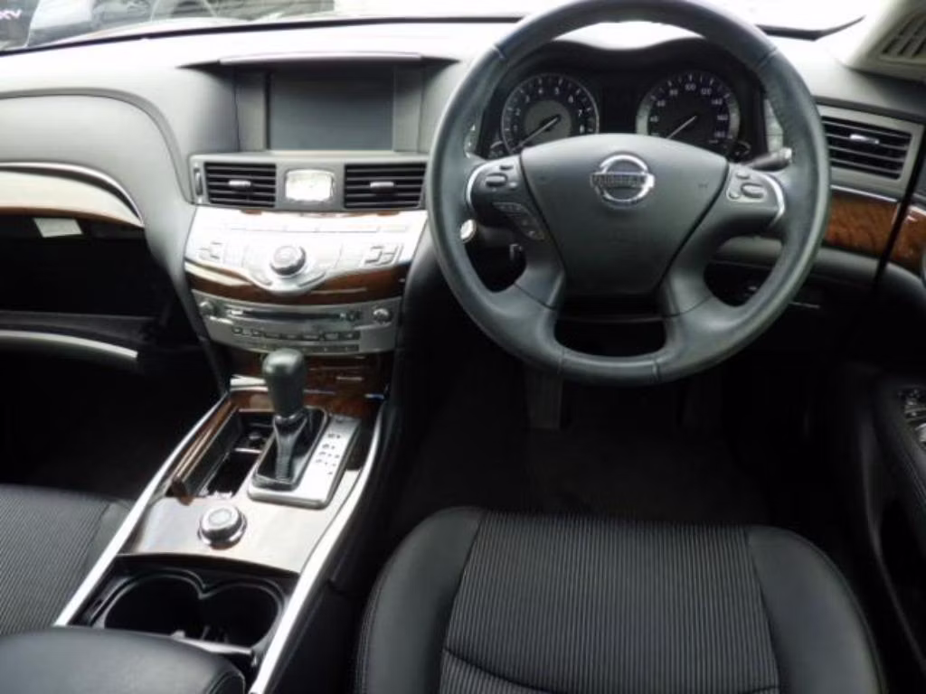 NISSAN FUGA