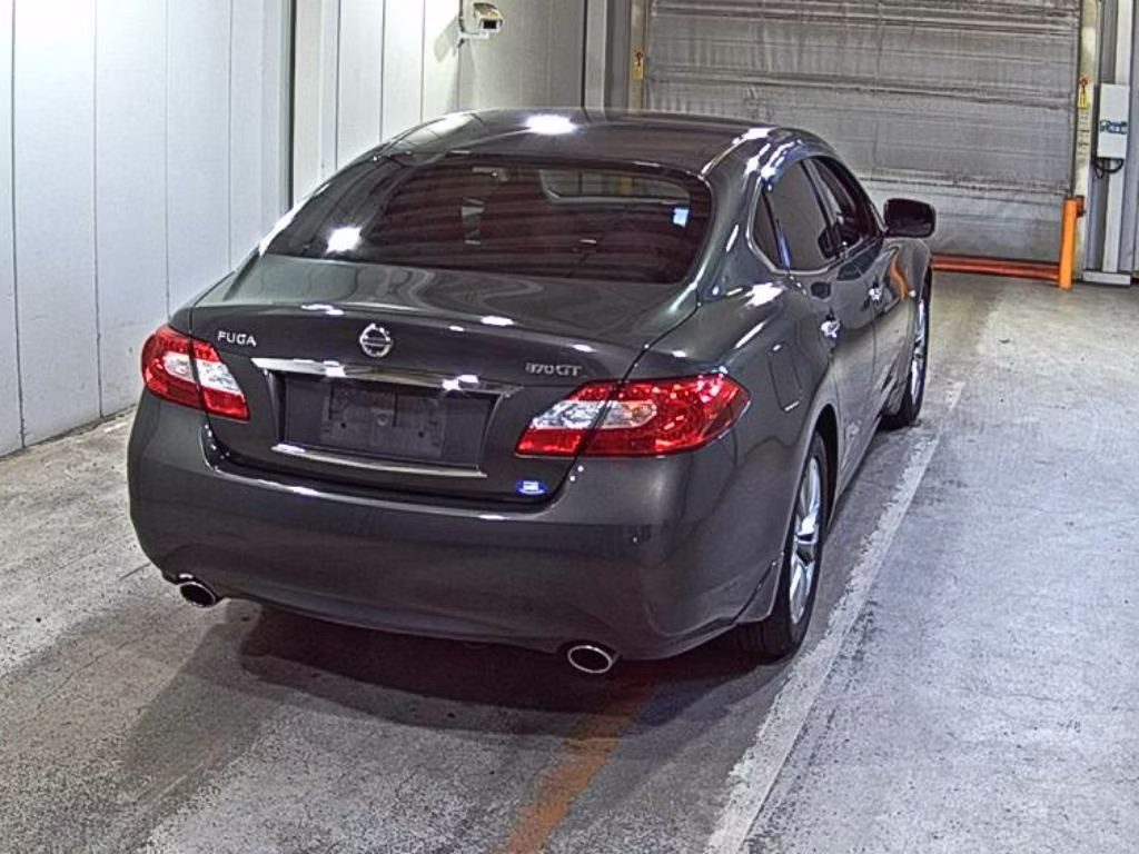NISSAN FUGA