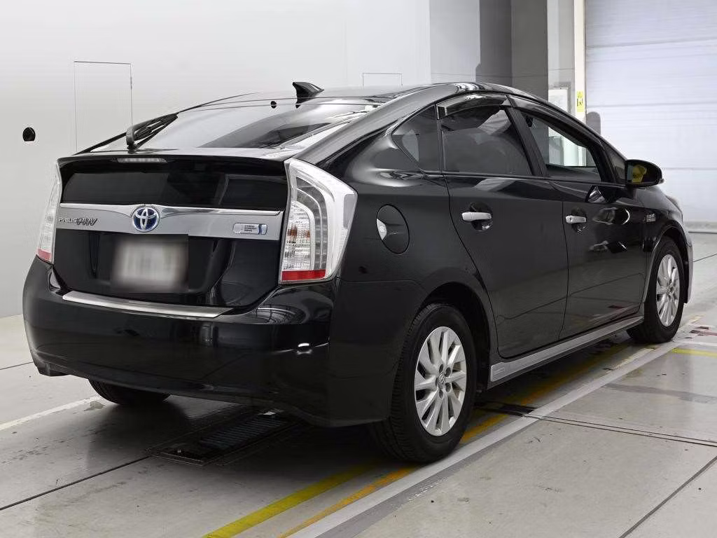 TOYOTA PRIUS PHV