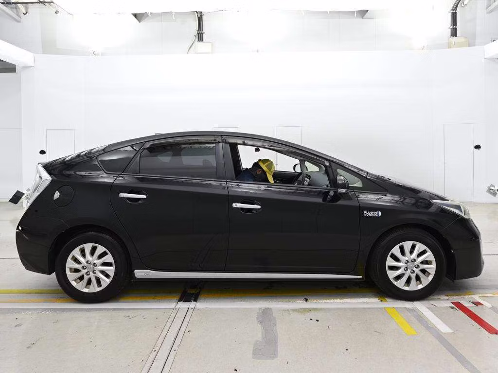 TOYOTA PRIUS PHV