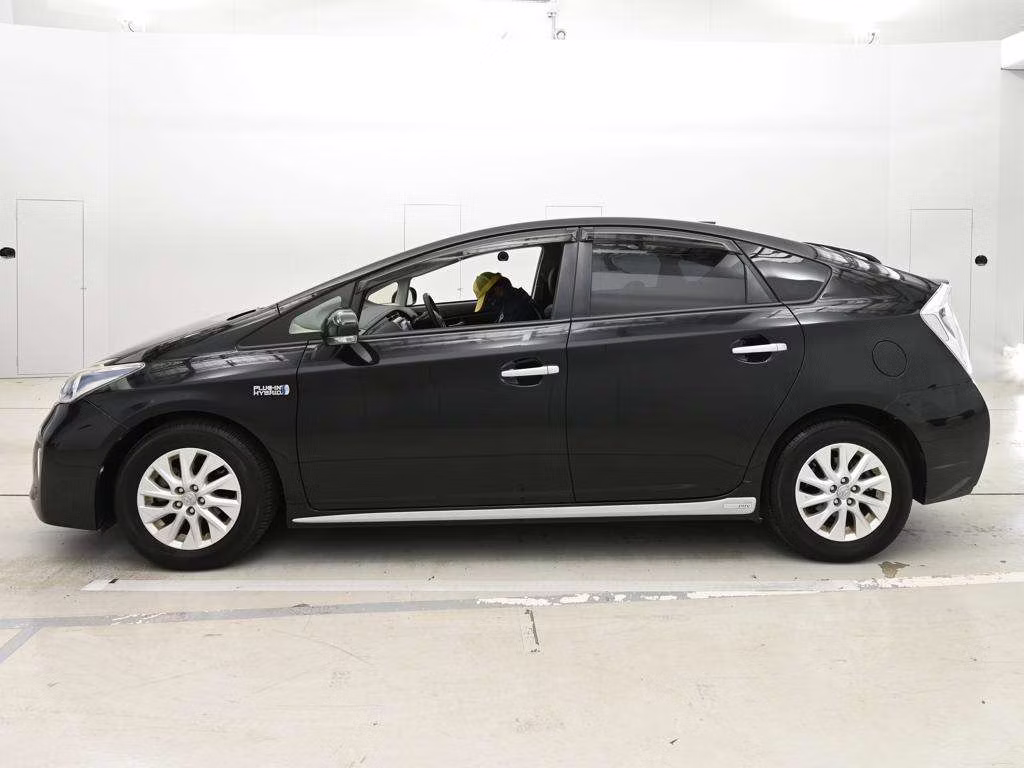 TOYOTA PRIUS PHV