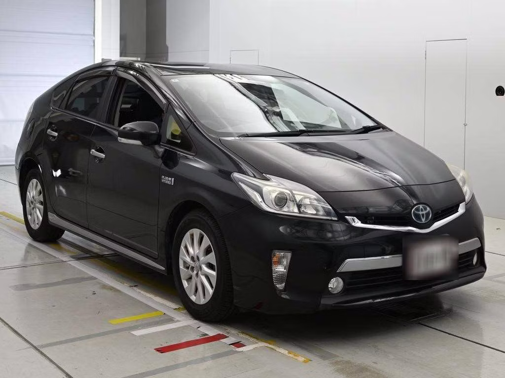 TOYOTA PRIUS PHV