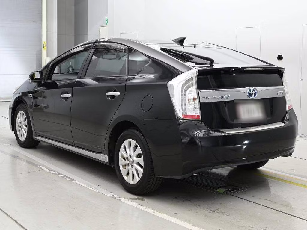 TOYOTA PRIUS PHV