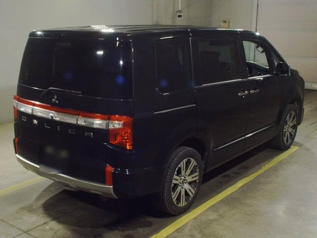 MITSUBISHI DELICA D:5