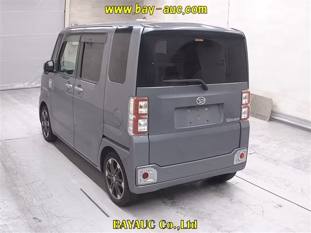 DAIHATSU WAKE