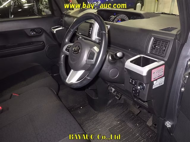 DAIHATSU WAKE