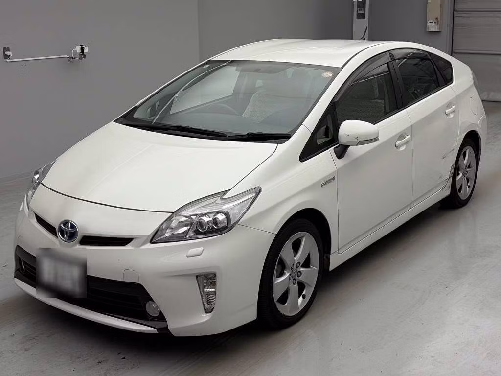 TOYOTA PRIUS