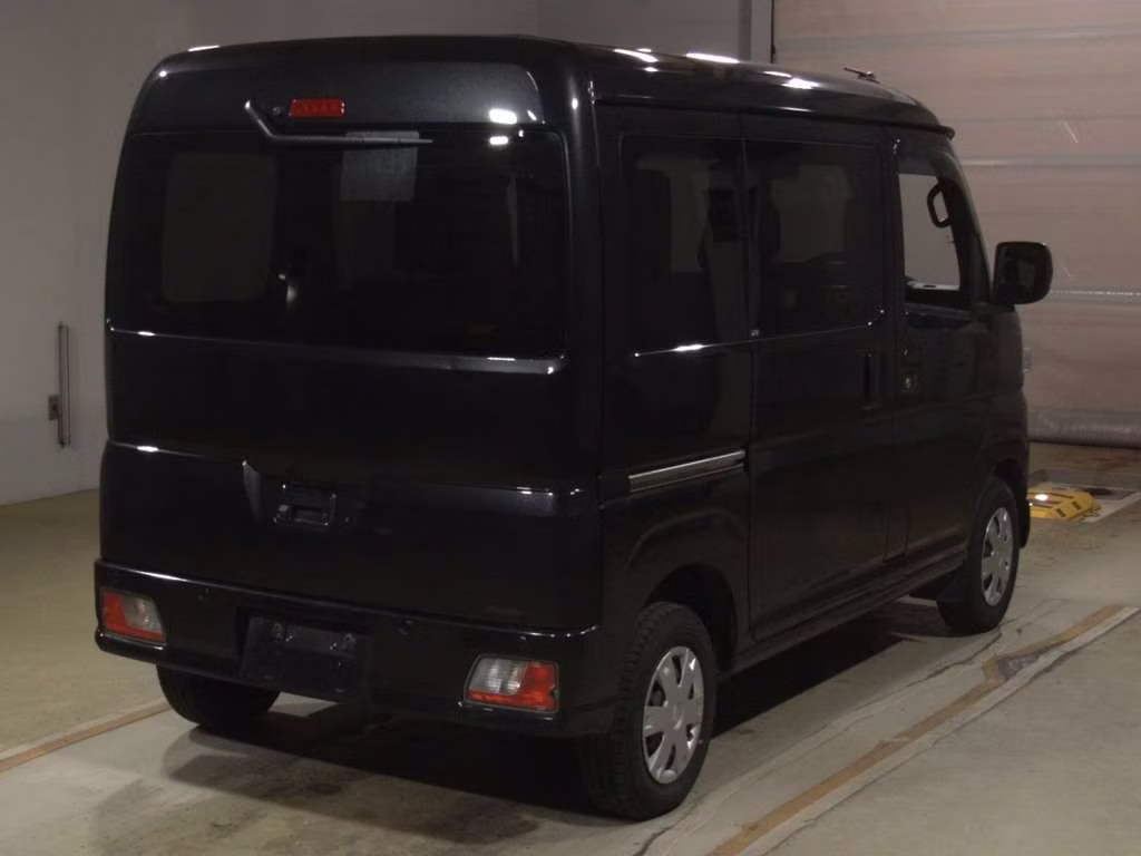 TOYOTA PIXIS VAN