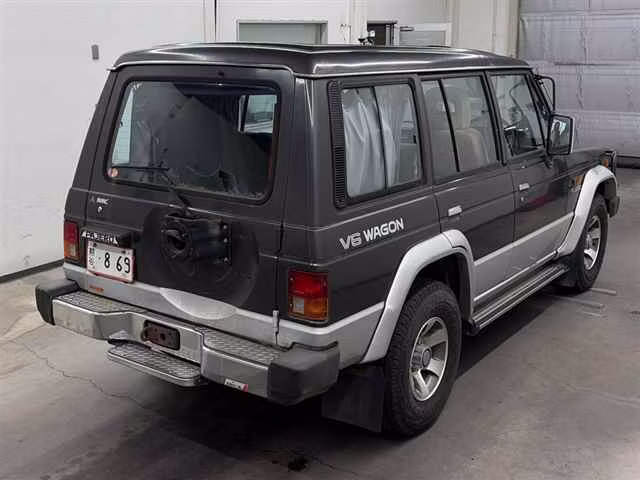 MITSUBISHI PAJERO