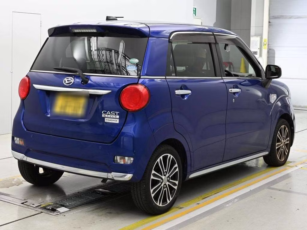 DAIHATSU CAST