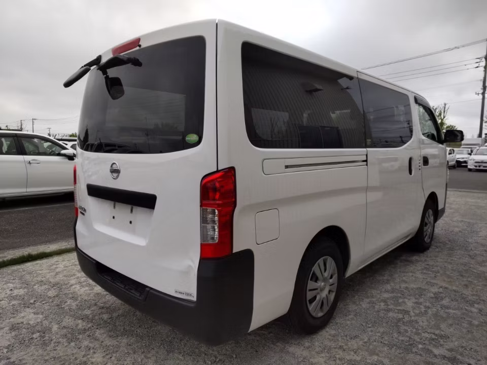 NISSAN NV350 CARAVAN